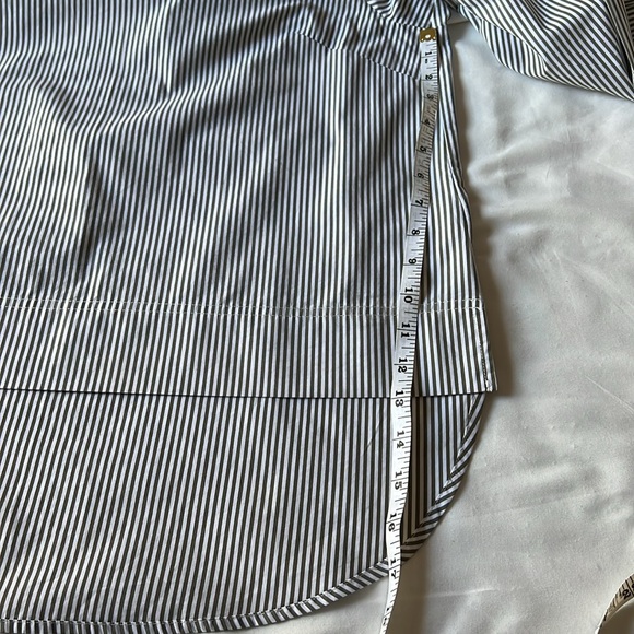 J. Crew Womens Funnelneck Striped Shirt Sz 12 Black & White Long Sleeve High Low - Picture 11 of 14